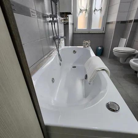 Beatrice's House Bath Privata E Parcheggio Gratuito A Apartamento *