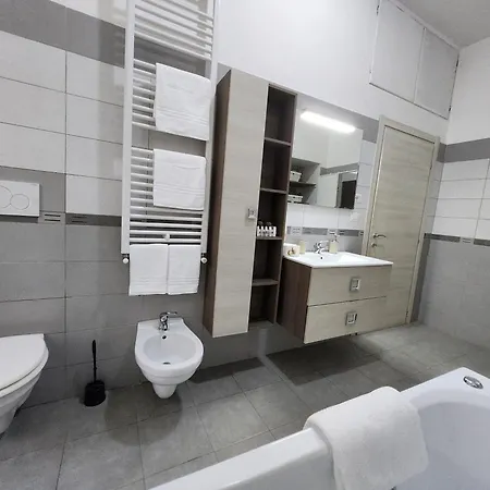 Beatrice's House Bath Privata E Parcheggio Gratuito A Apartamento *